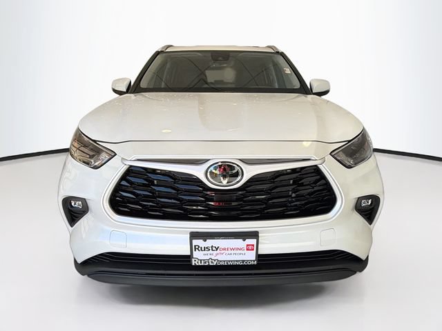 Certified 2026 Toyota Highlander XLE AWD/4WD image 2