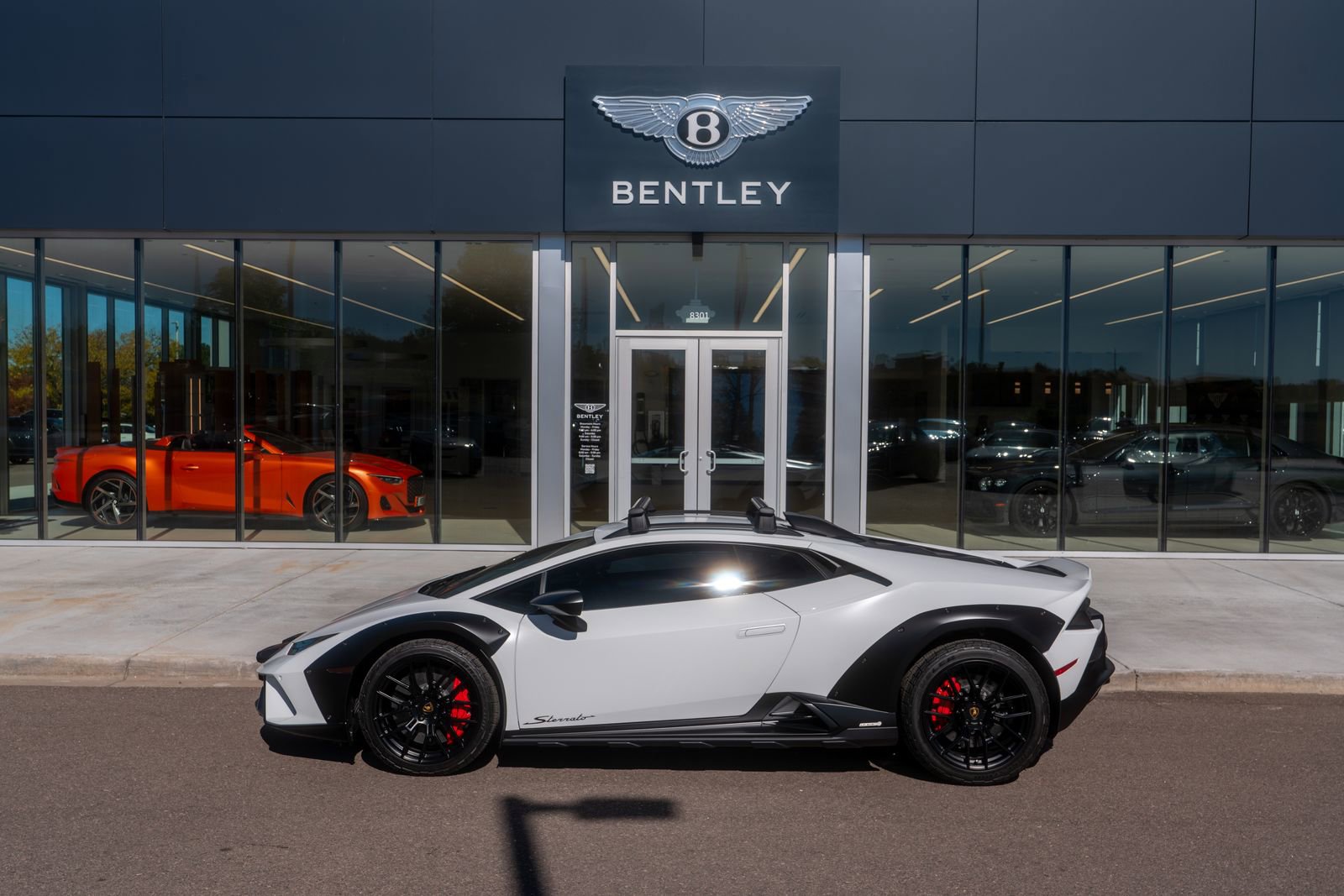 Used 2024 Lamborghini Huracan Sterrato image 9