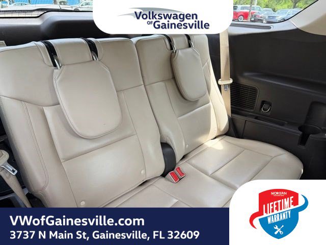 Used 2020 Ford Explorer Platinum w/ Premium Technology Package AWD/4WD image 9