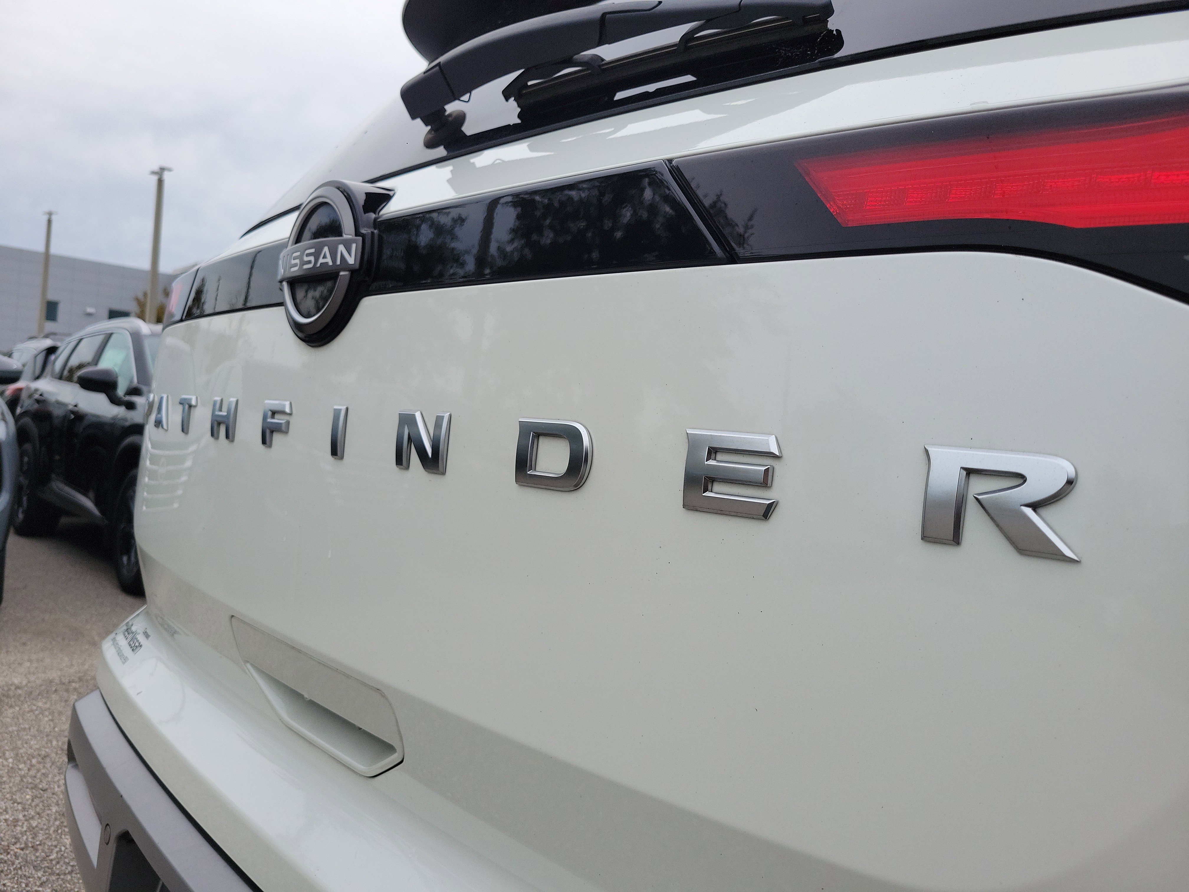 Certified 2023 Nissan Pathfinder SL w/ Cargo Package image 12