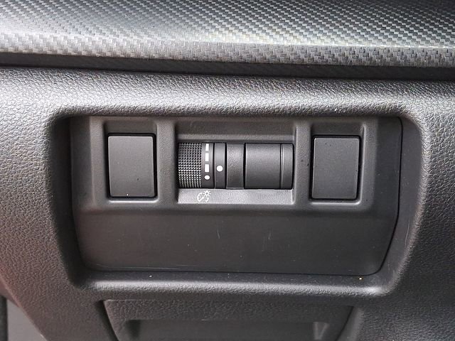 Used 2024 Subaru Crosstrek 2.0i Premium image 25