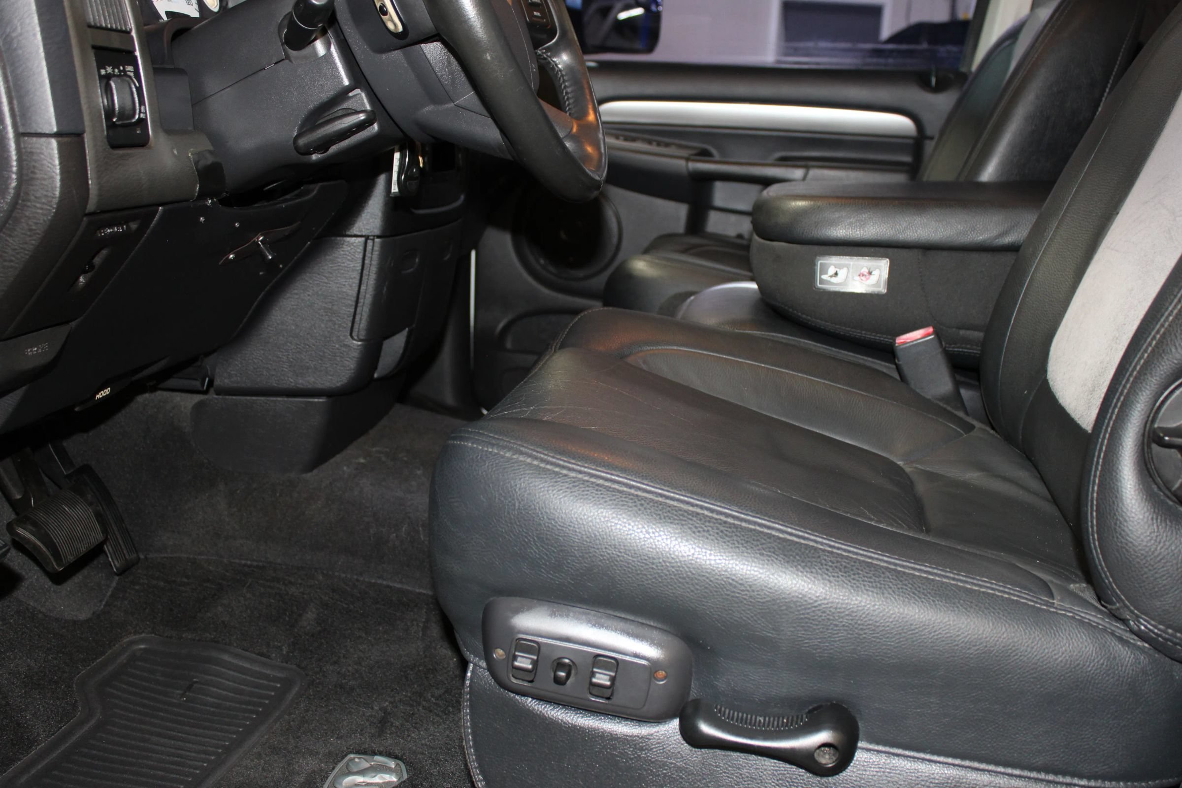 Used 2005 Dodge Ram 2500 Truck SLT RWD image 24