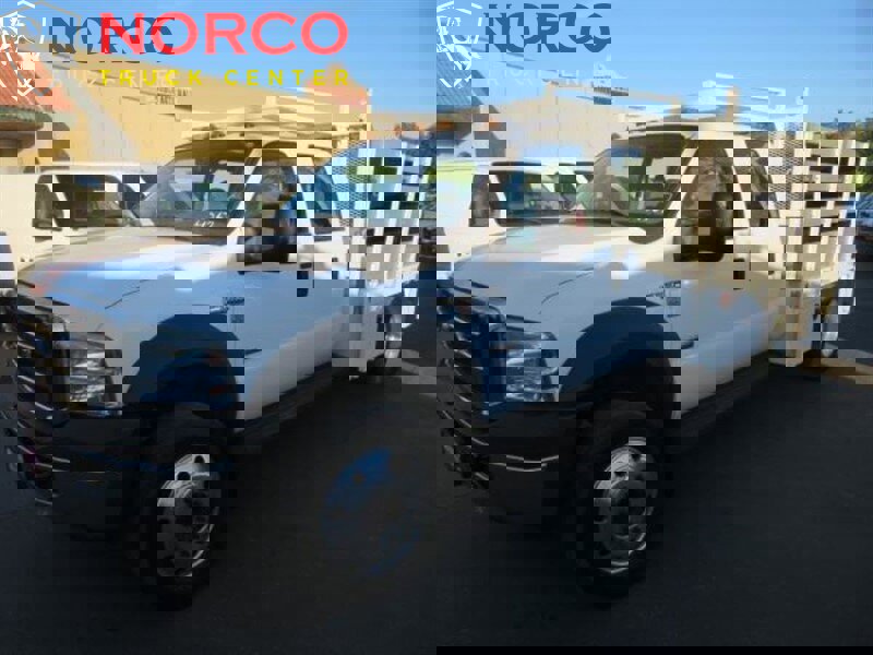 Used 2006 Ford F550 2WD Crew Cab Super Duty image 3