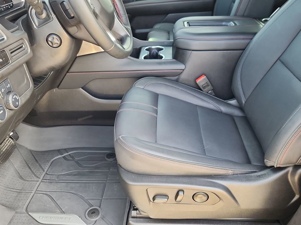 Used 2024 Chevrolet Tahoe RST w/ Luxury Package AWD/4WD image 8