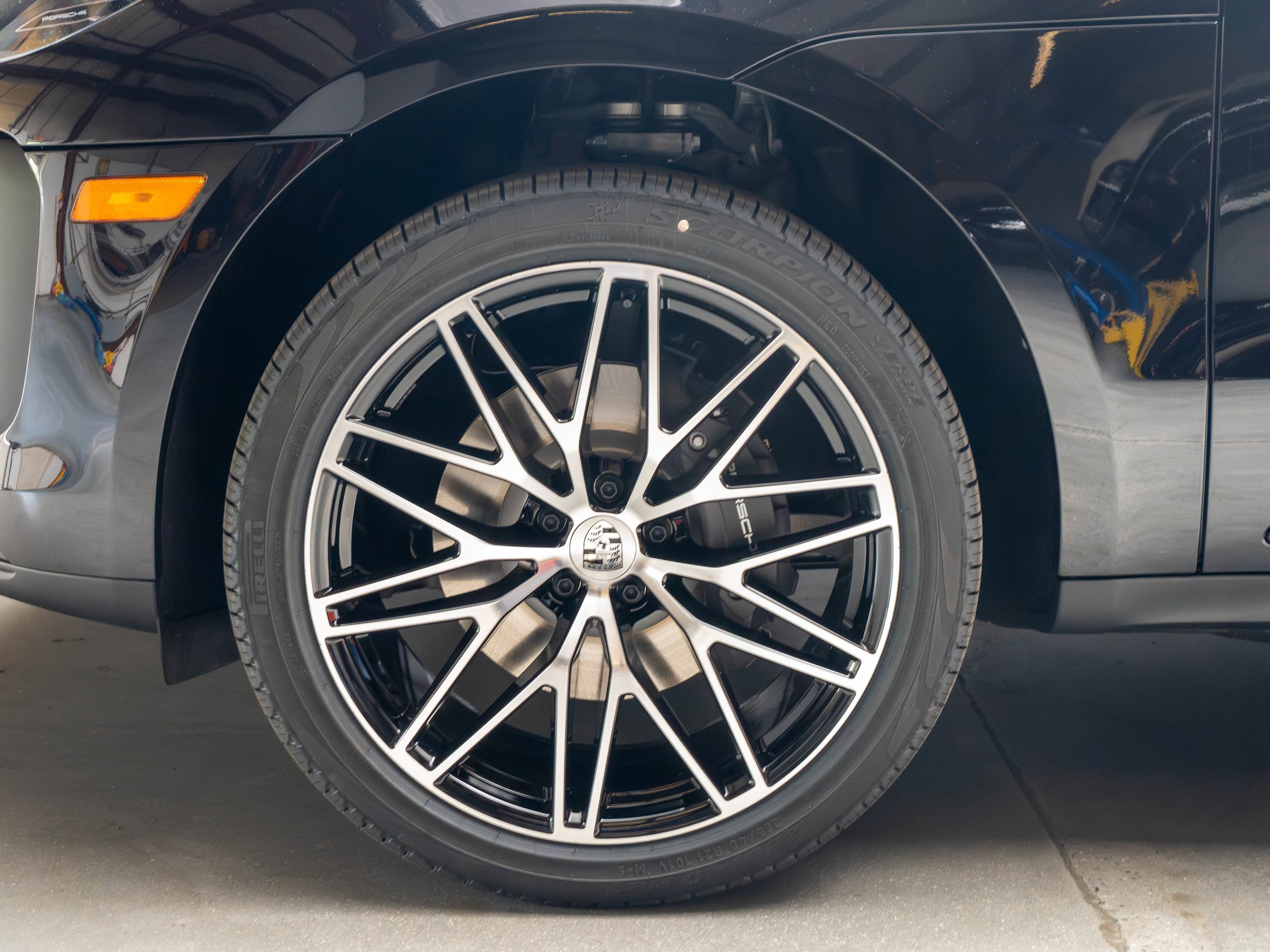 New 2026 Porsche Macan AWD/4WD image 18