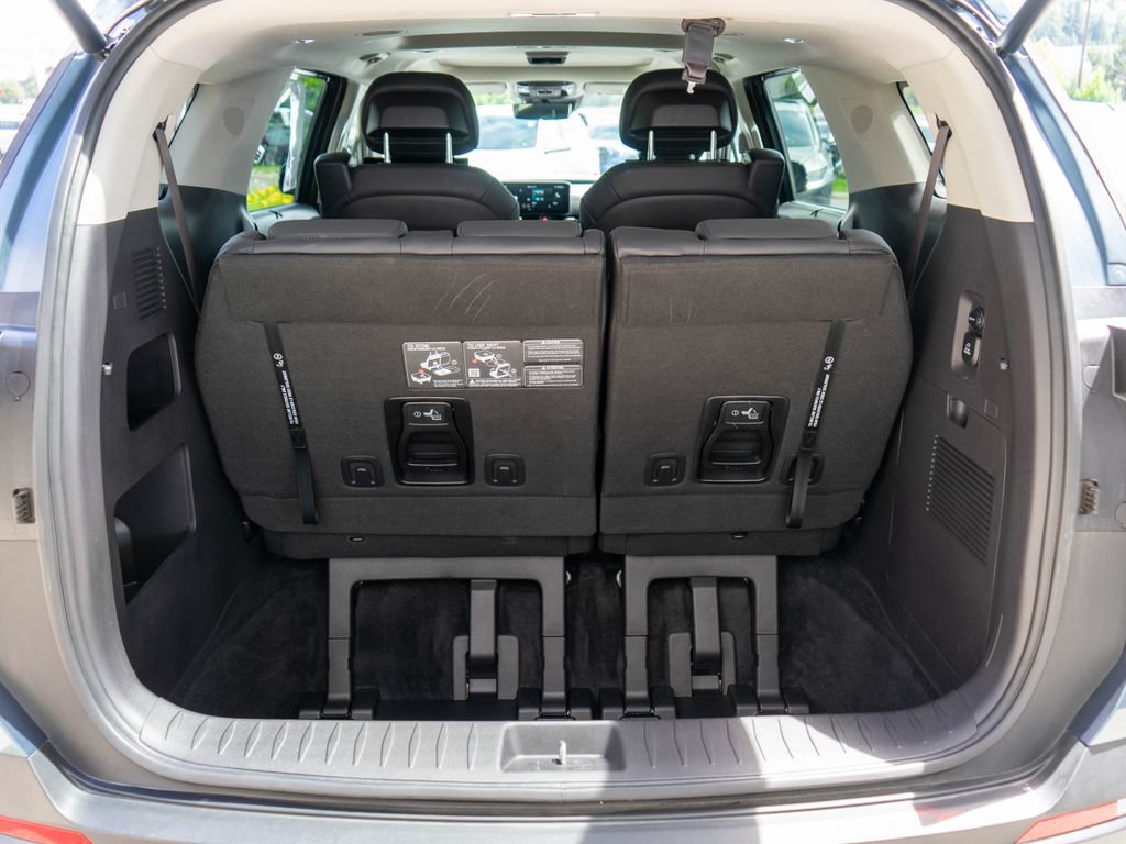 Certified 2025 Kia Carnival SX Prestige FWD image 37