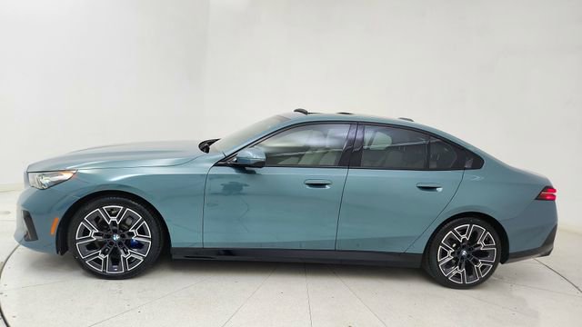 Used 2024 BMW 530i image 3