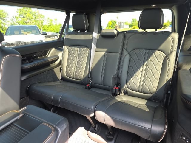 Used 2025 Jeep Grand Wagoneer L Series III w/ Rear Seat Video Group 1 AWD/4WD image 38