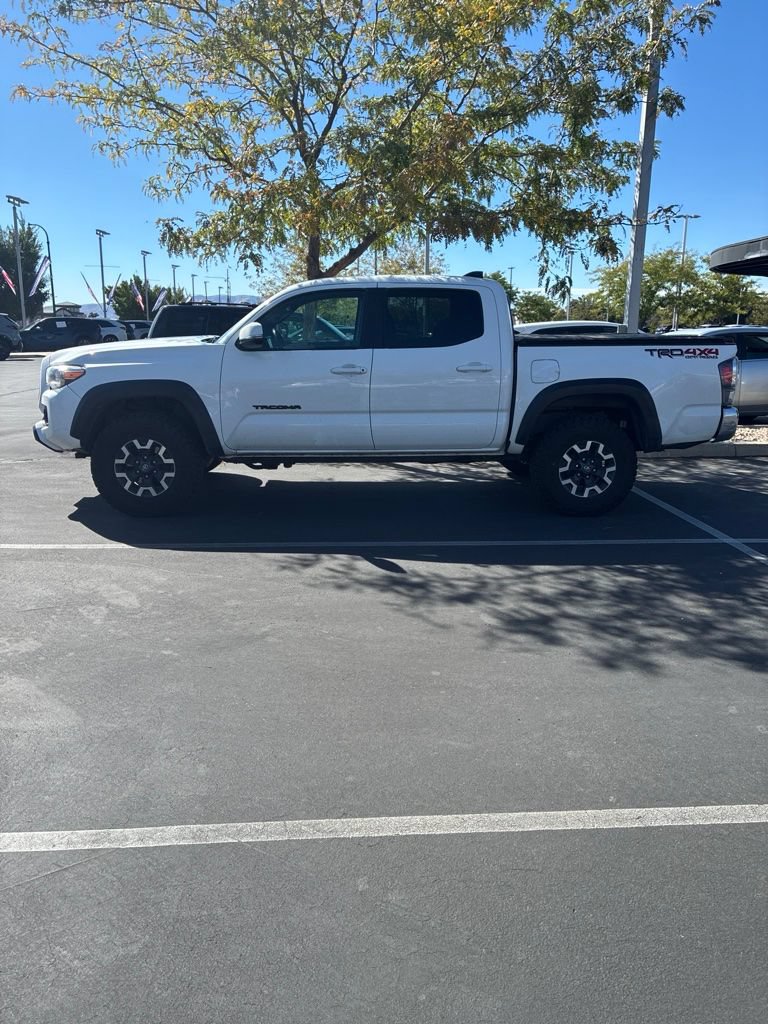 Used 2021 Toyota Tacoma TRD Off-Road w/ Blackout Package (TMS) AWD/4WD image 5