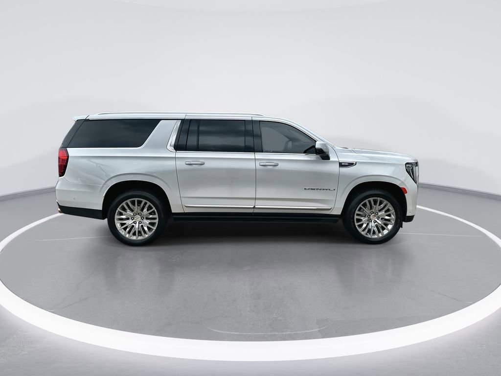 Used 2024 GMC Yukon XL Denali w/ Advanced Technology Package AWD/4WD image 9