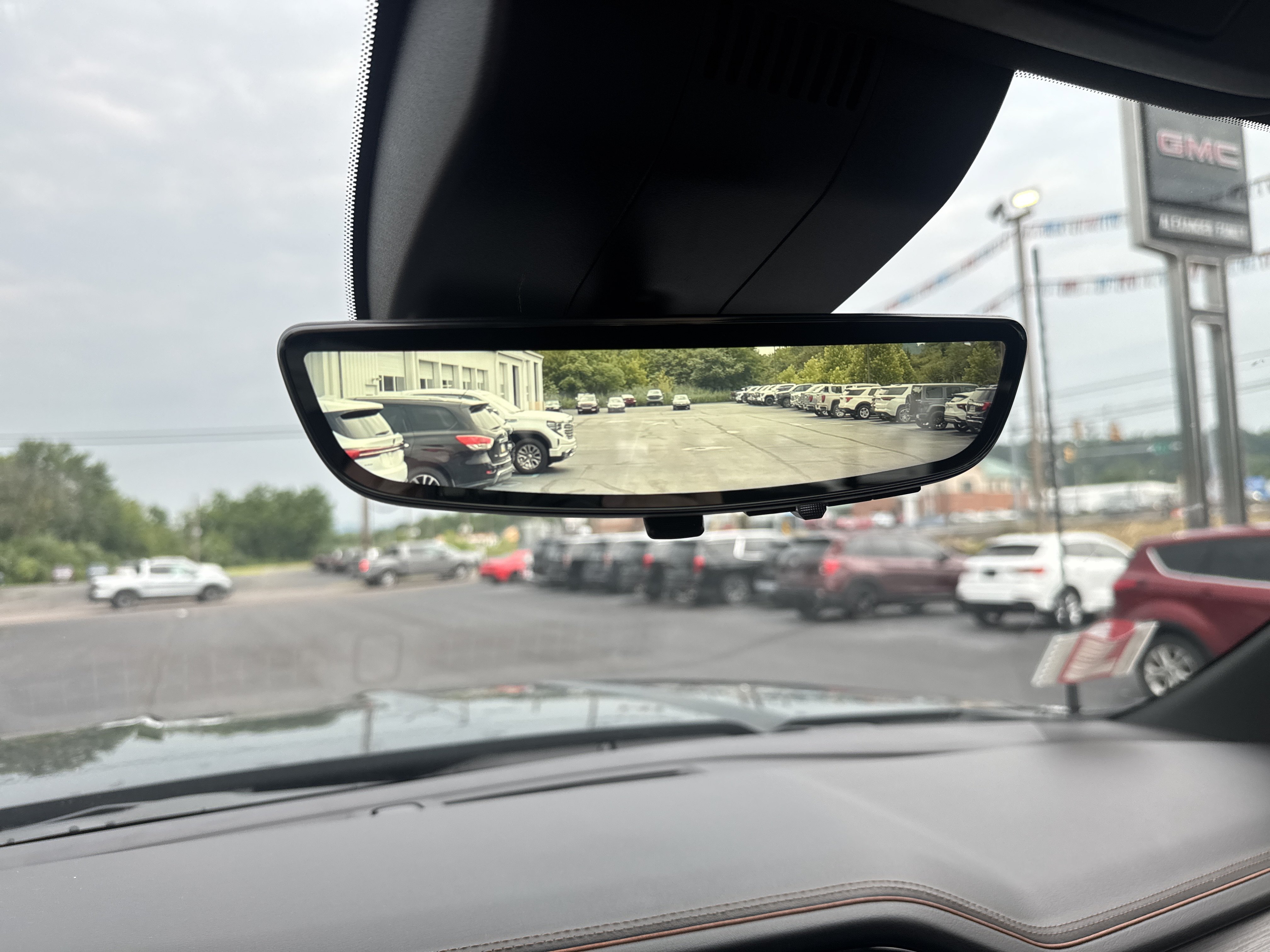 New 2026 GMC Sierra 2500 AT4 w/ AT4 Premium Plus Package AWD/4WD image 31