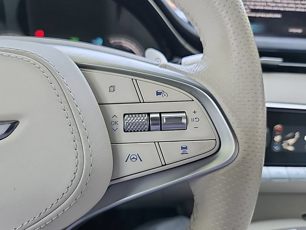 Used 2025 Genesis Electrified GV70 AWD/4WD image 10
