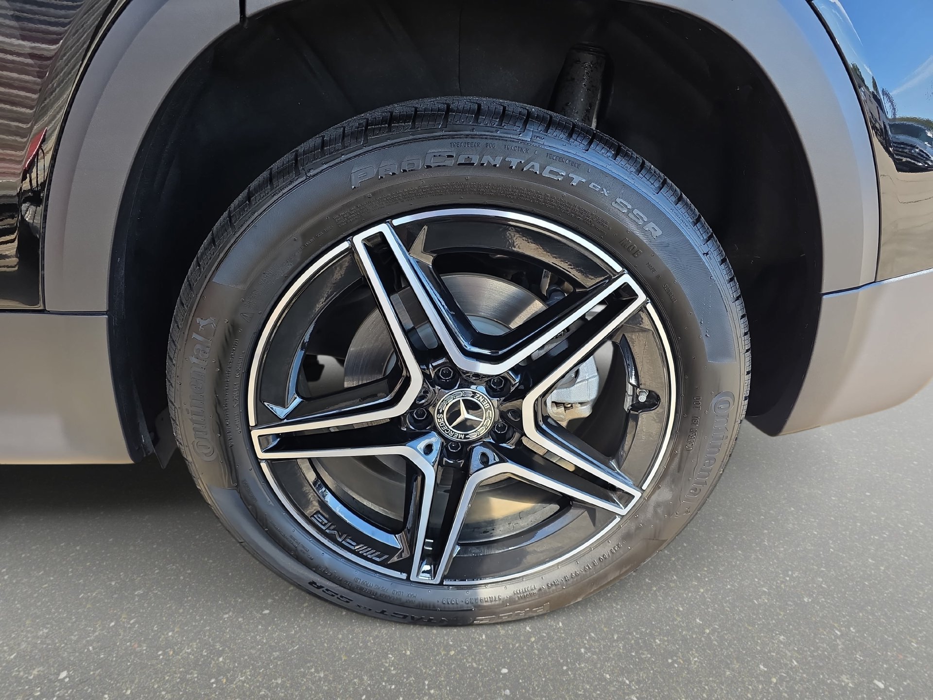 Used 2026 Mercedes-Benz GLB 250 image 32