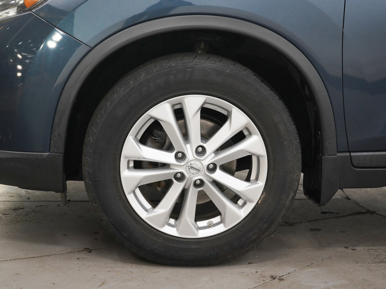 Used 2016 Nissan Rogue SV w/ SV Premium Package AWD/4WD image 29