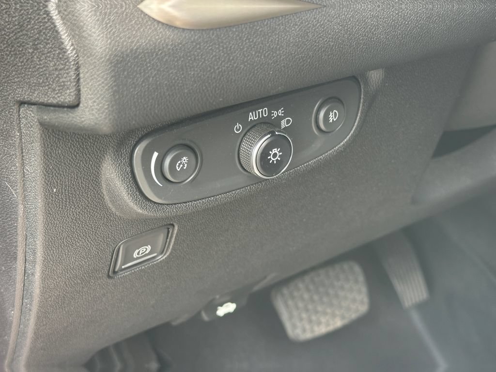Used 2018 GMC Terrain Denali w/ Comfort Package AWD/4WD image 22