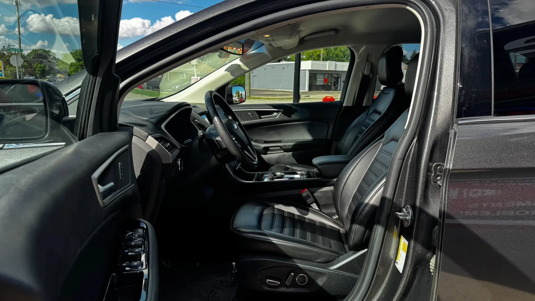 Used 2019 Ford Edge SEL w/ Equipment Group 201A AWD/4WD image 10