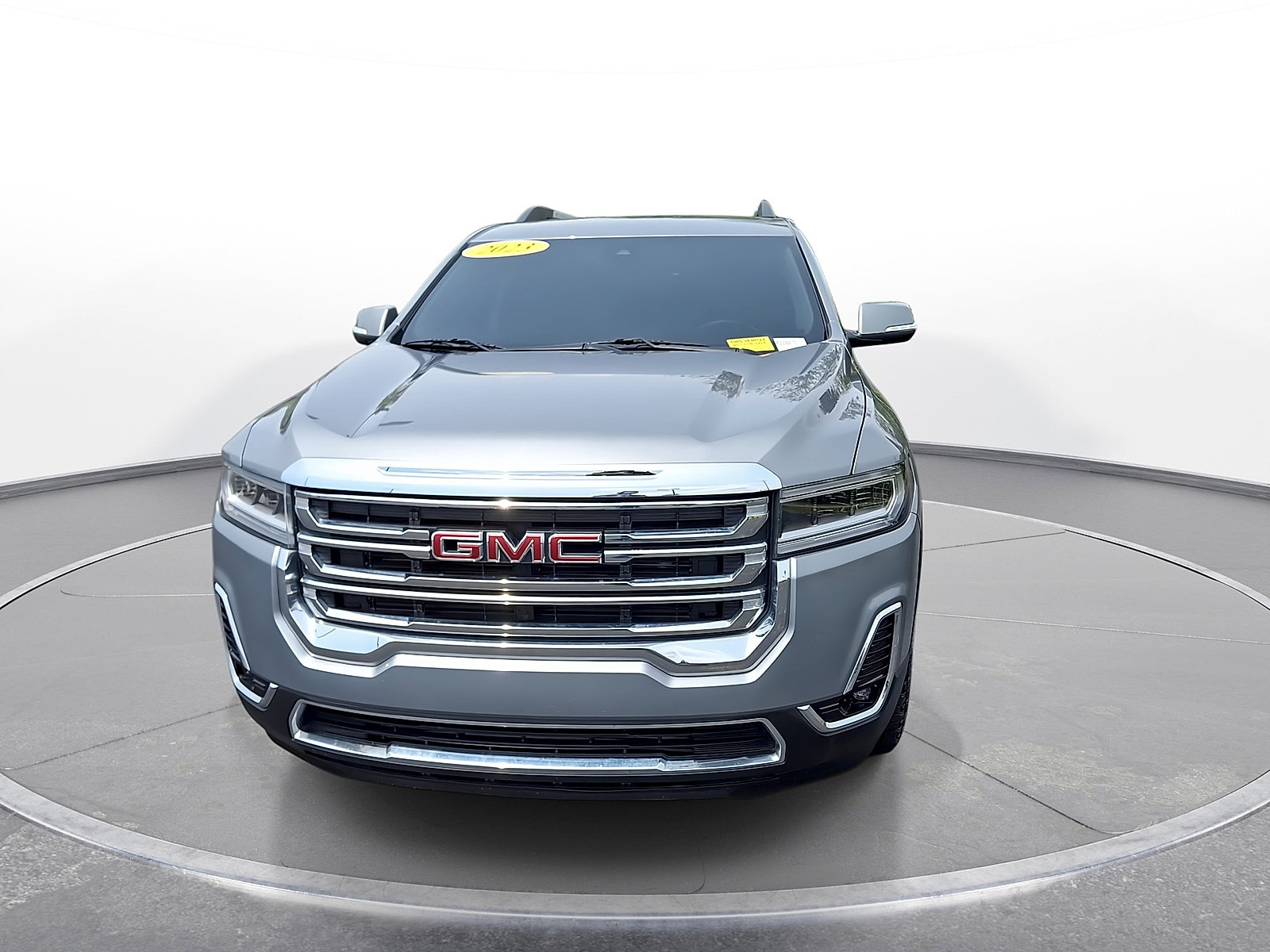Used 2023 GMC Acadia SLT w/ LPO, Floor Liner Package FWD image 3