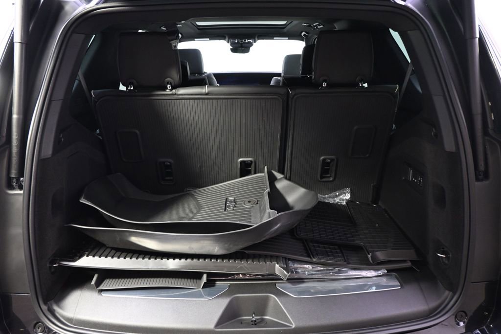 New 2026 Cadillac Escalade Luxury w/ Touring Package image 19