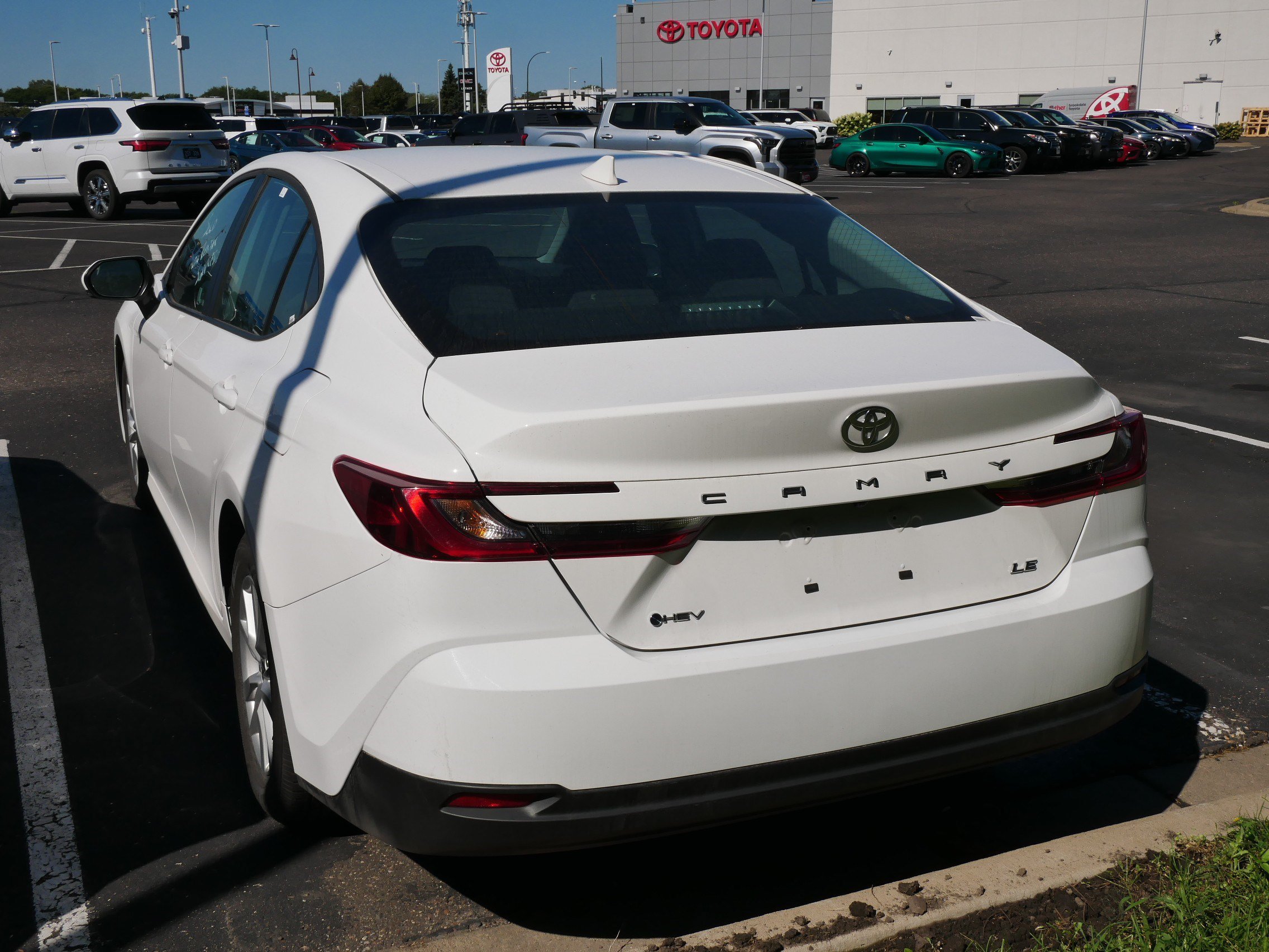 Used 2026 Toyota Camry LE FWD image 8