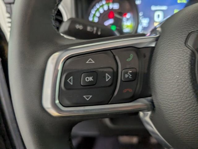 Used 2025 Jeep Wrangler Unlimited Sahara AWD/4WD image 17