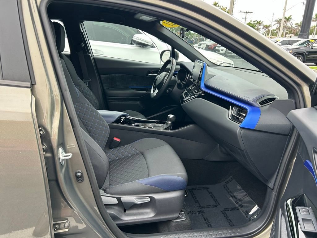 Used 2021 Toyota C-HR XLE FWD image 36
