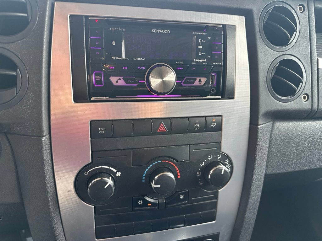 Used 2008 Jeep Commander Sport RWD image 9
