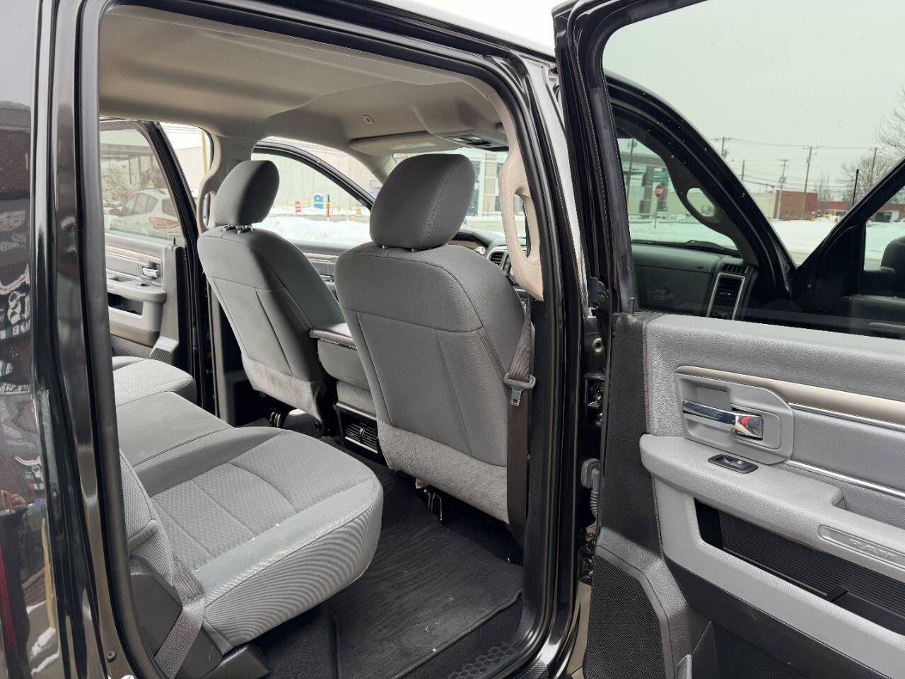 Used 2018 RAM 2500 SLT image 27