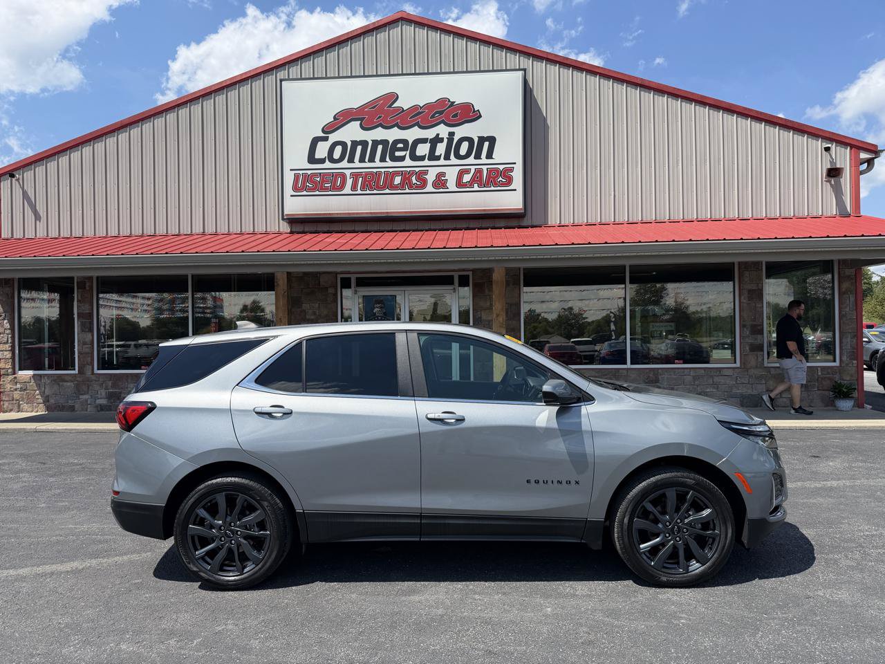 Used 2024 Chevrolet Equinox LT FWD image 3