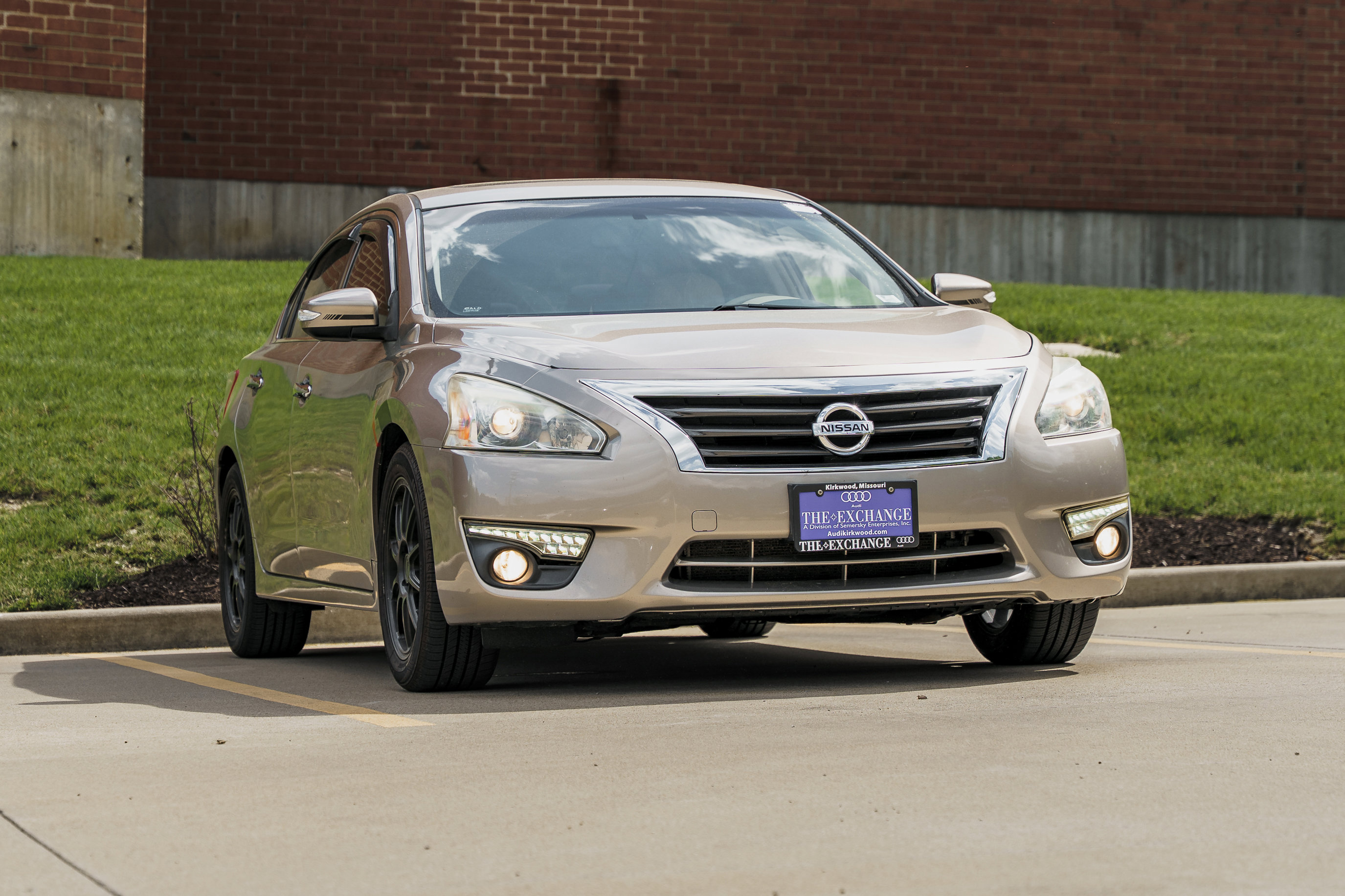 Used 2013 Nissan Altima 2.5 SL w/ Technology Pkg