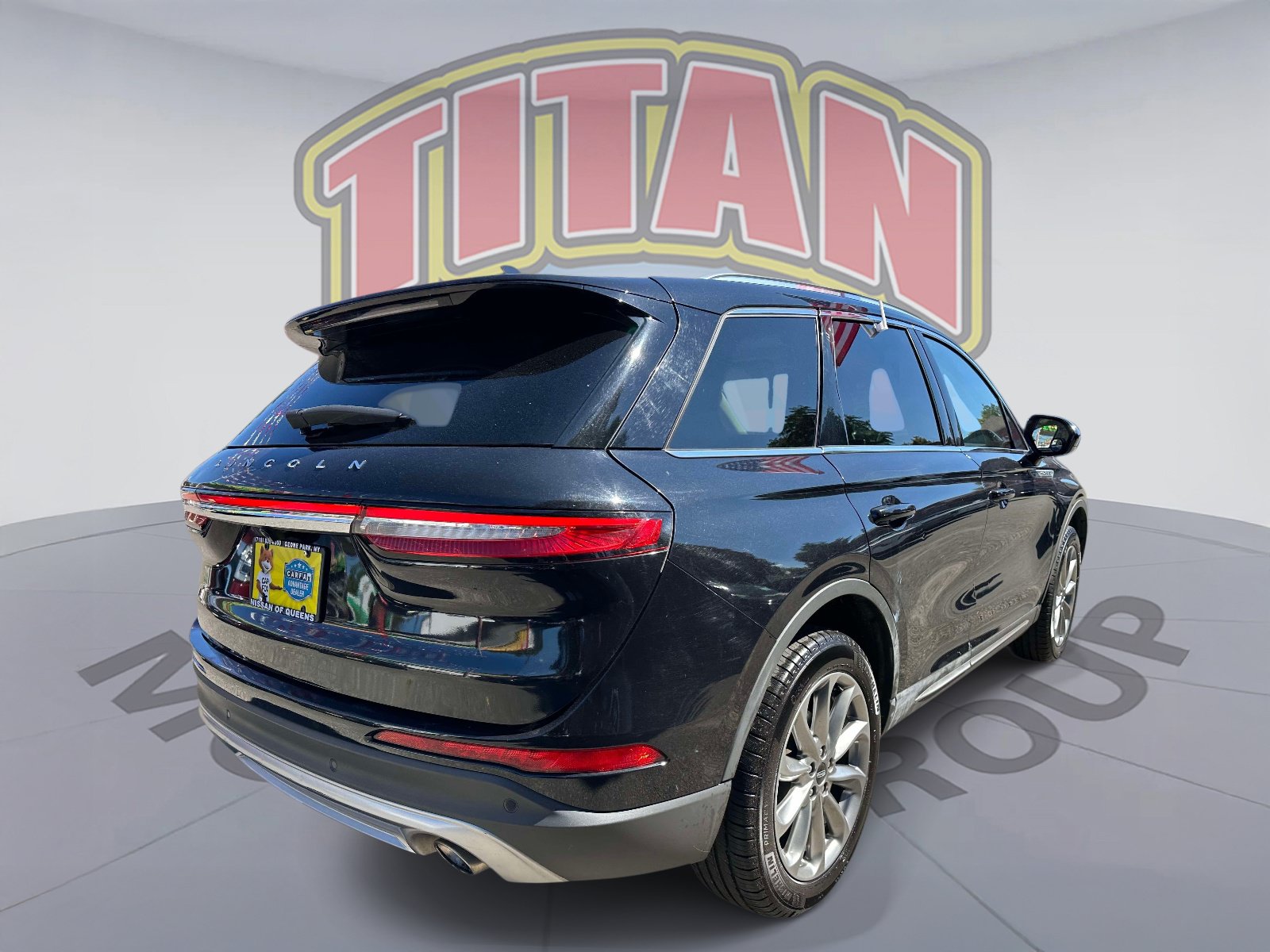 Used 2022 Lincoln Corsair AWD w/ Premium Package image 3
