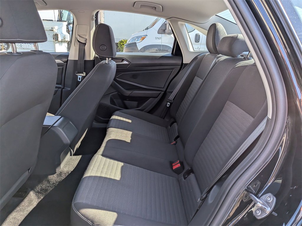 Used 2025 Volkswagen Jetta S image 27