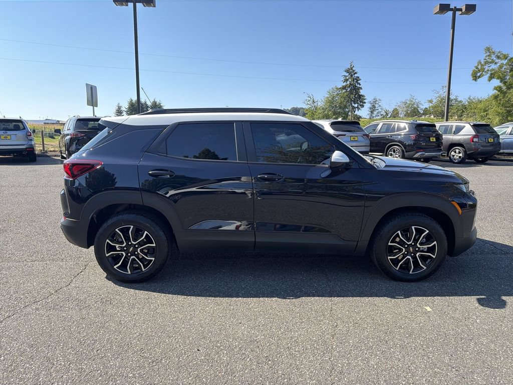 Used 2021 Chevrolet TrailBlazer ACTIV w/ Sun and Liftgate Package AWD/4WD image 2