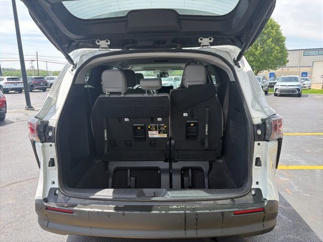 Used 2025 Toyota Sienna XLE AWD/4WD image 22