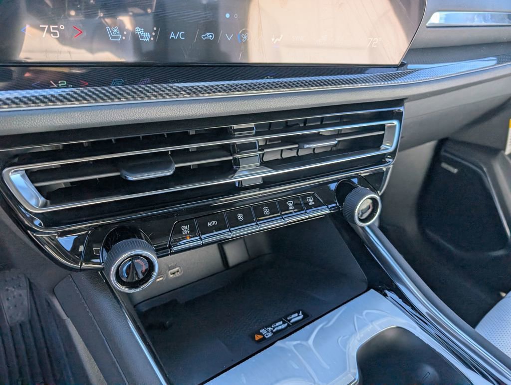 New 2026 Chevrolet Traverse High Country w/ LPO, Floor Liner Package image 21