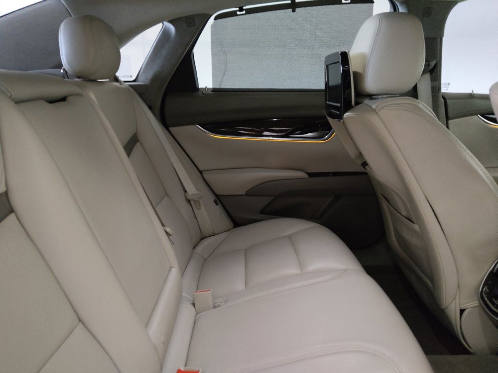 Used 2016 Cadillac XTS Platinum FWD image 19