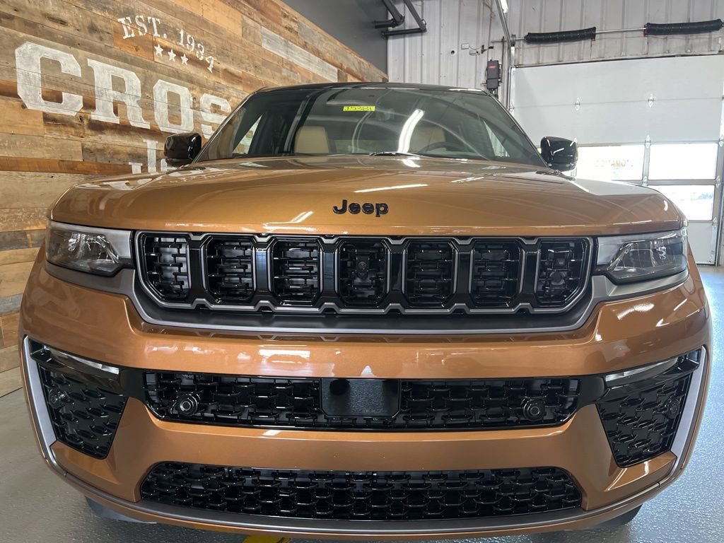 New 2026 Jeep Grand Cherokee Summit w/ Obsidian Package AWD/4WD image 7