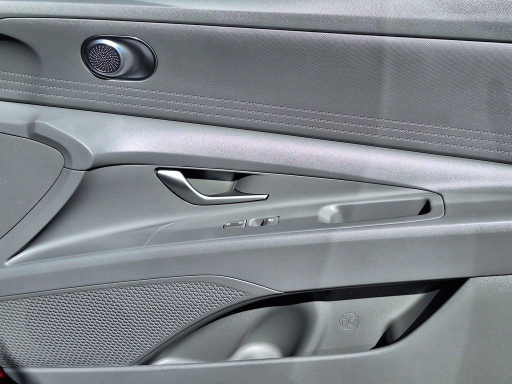 Used 2024 Hyundai Elantra SEL image 24