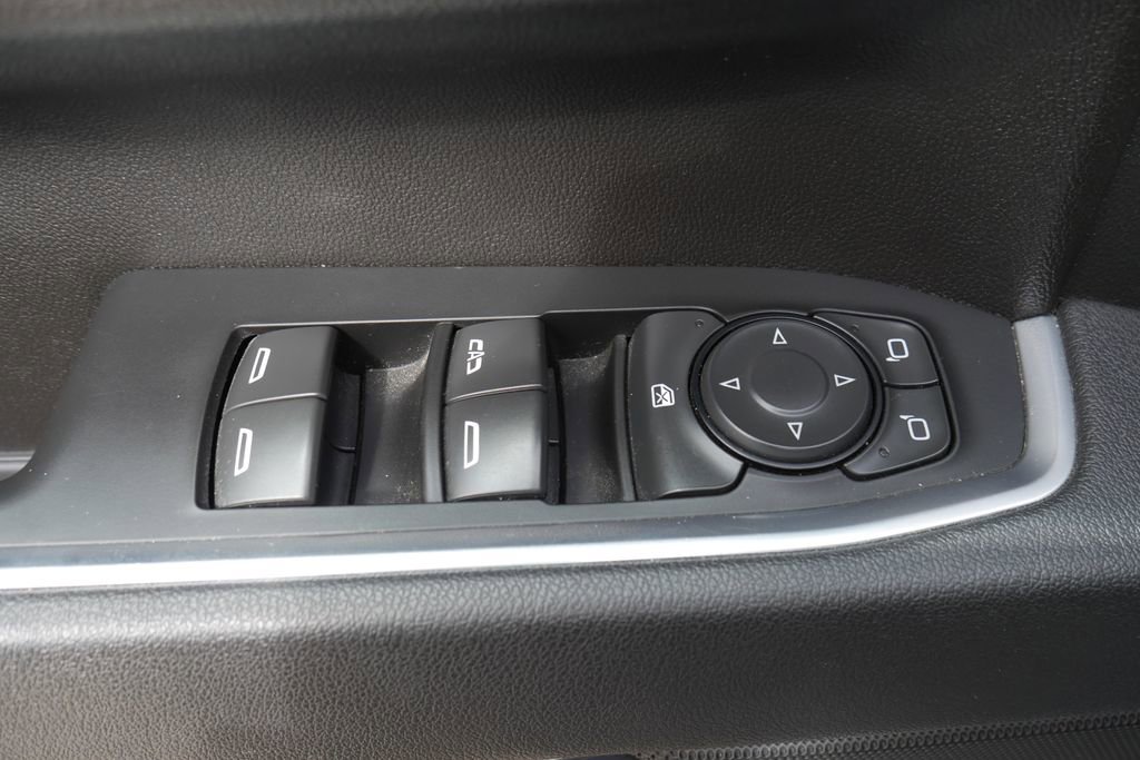 Used 2025 Chevrolet Silverado 2500 LT w/ Convenience Package image 29