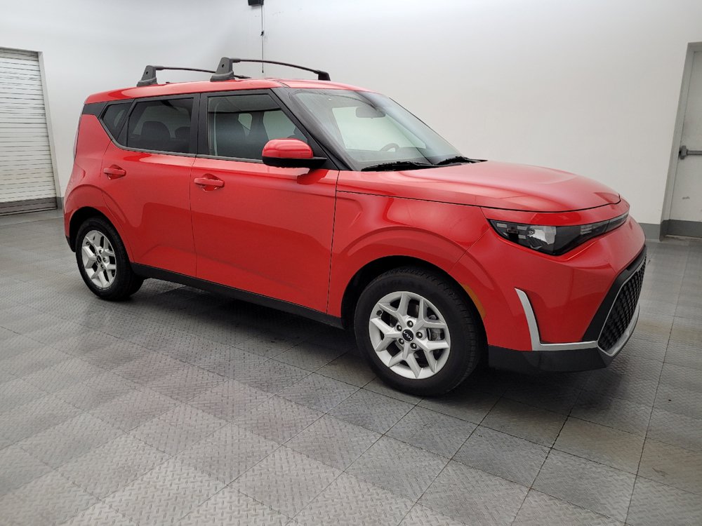 Used 2023 Kia Soul LX w/ LX Technology Package FWD image 11
