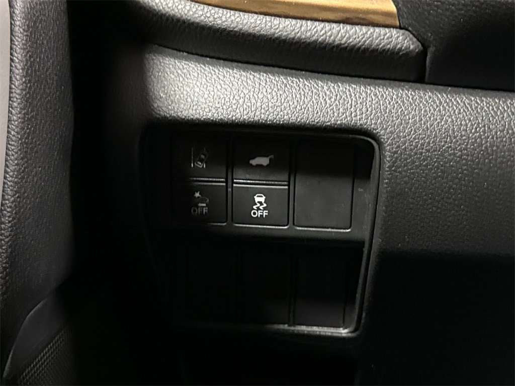 Used 2017 Honda CR-V Touring image 19