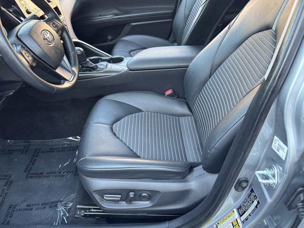 Used 2022 Toyota Camry SE w/ Convenience Package FWD image 18