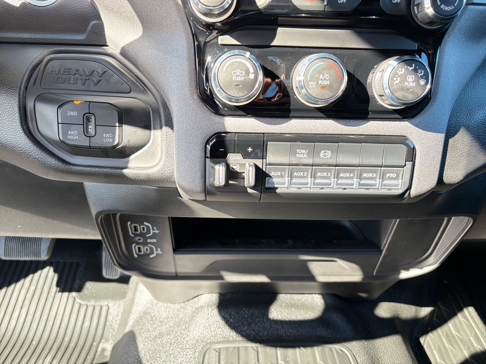 New 2026 RAM 3500 Tradesman AWD/4WD image 19