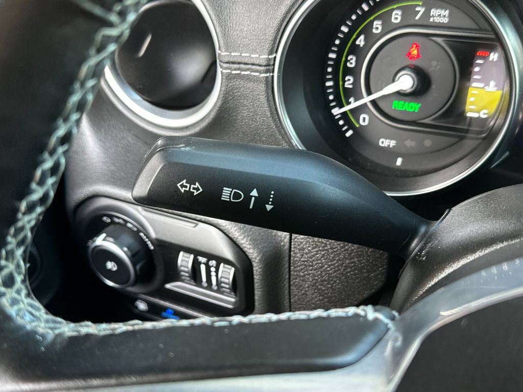 Used 2022 Jeep Wrangler Unlimited Sahara w/ Cold Weather Group AWD/4WD image 28