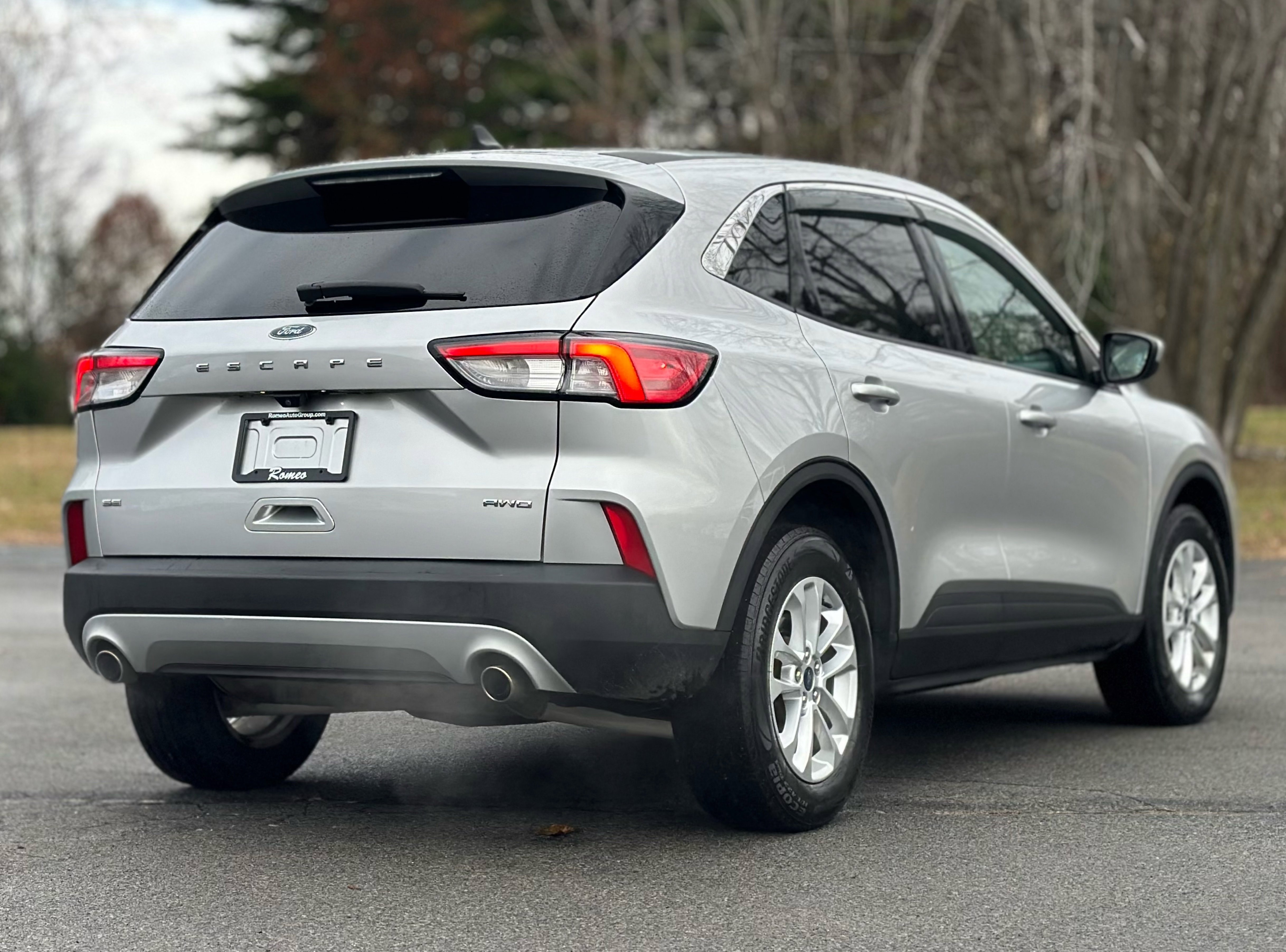 Used 2020 Ford Escape SE image 10