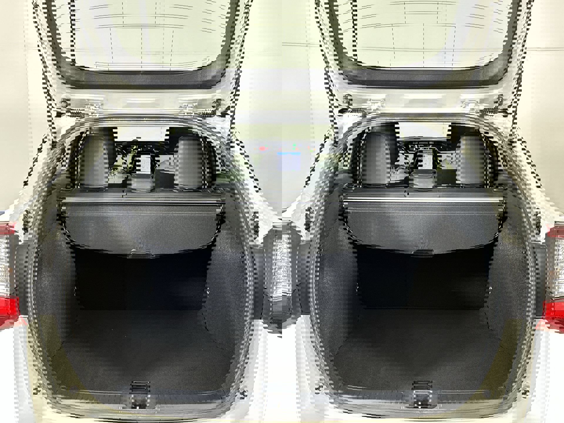 Used 2019 Toyota Prius Limited image 29