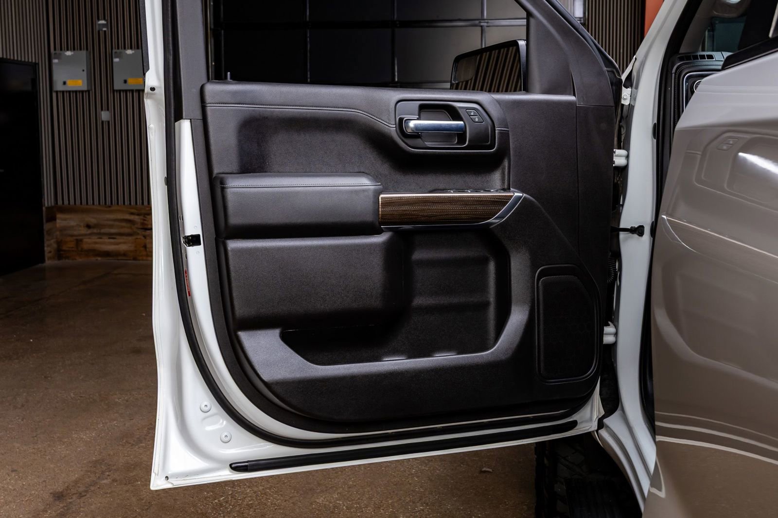 Used 2020 Chevrolet Silverado 1500 RST w/ Texas Edition image 35