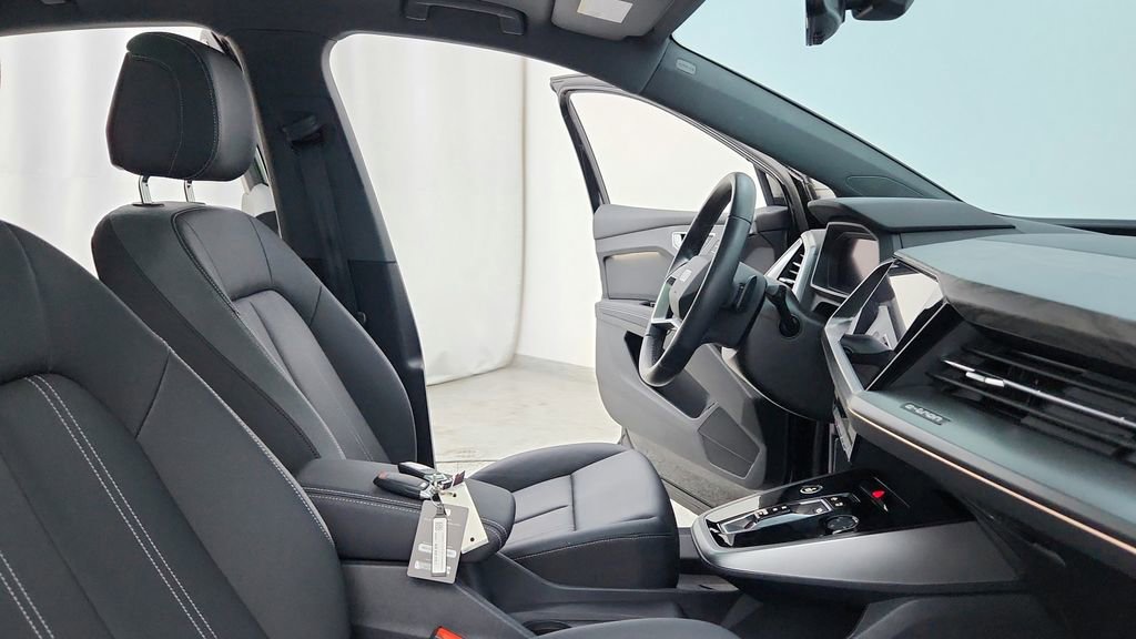 Used 2024 Audi Q4 e-tron Premium w/ Convenience Package image 25
