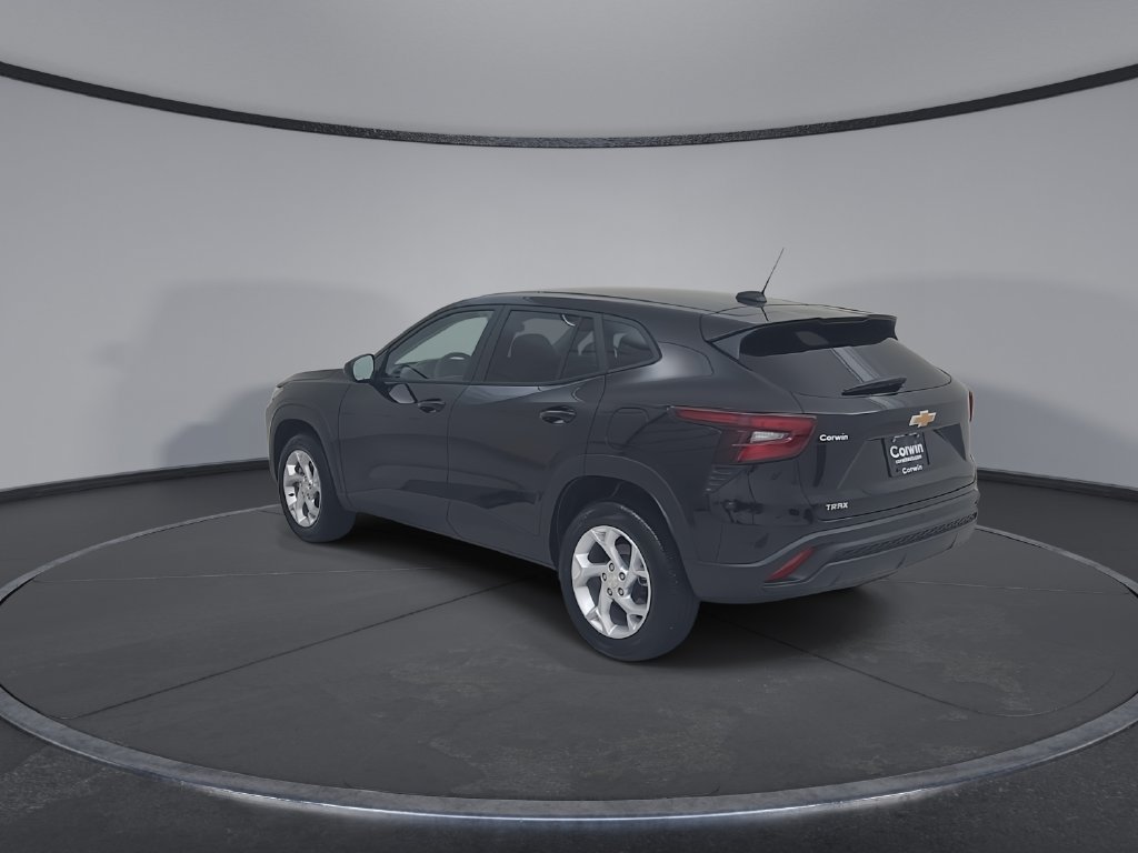 Used 2026 Chevrolet Trax LS w/ LS Convenience Package FWD image 12