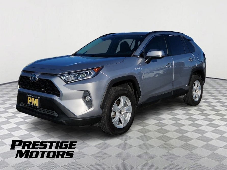 Used 2021 Toyota RAV4 XLE w/ Convenience Package AWD/4WD image 3