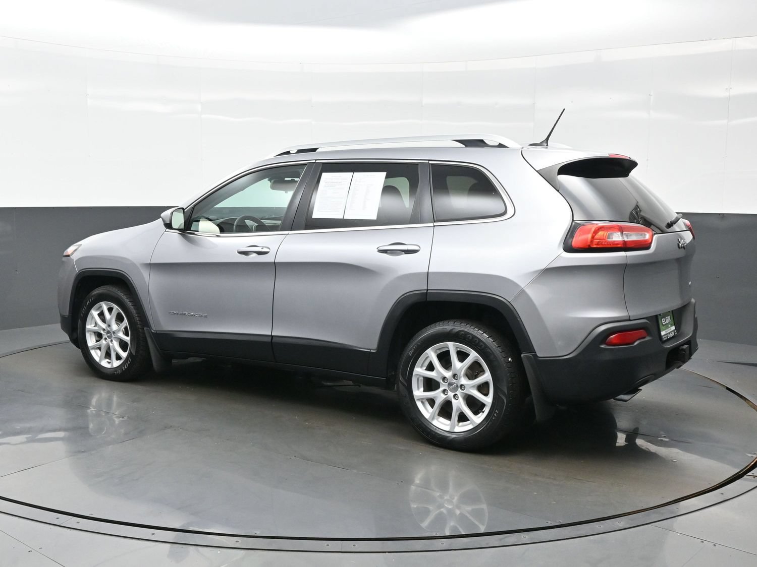 Used 2014 Jeep Cherokee Latitude w/ Trailer Tow Group FWD image 5
